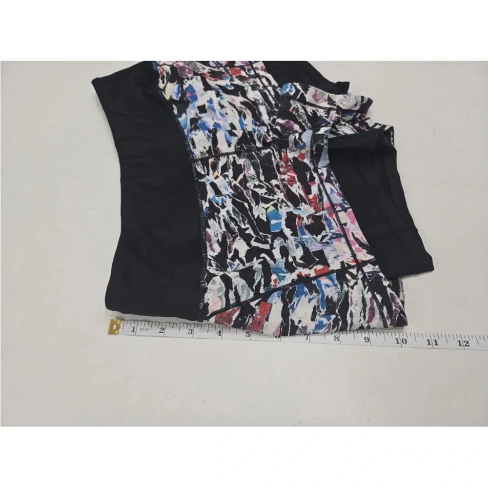 Lululemon Break Free Shorts 2.5” Culture Clash Multi Black Size 6 Womens